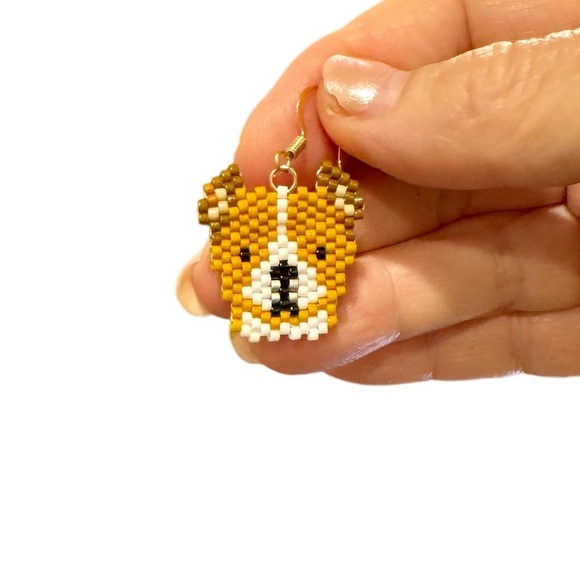 Beaded Pit Bull dog earrings caricature handmade handwoven lightweight - Picture 5 of 5